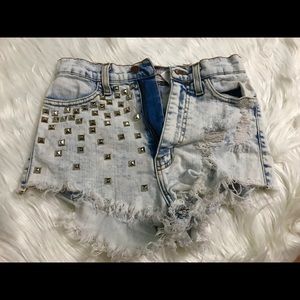Studs jean short 💕